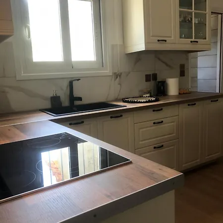 Emmeleia's Дом отдыха *